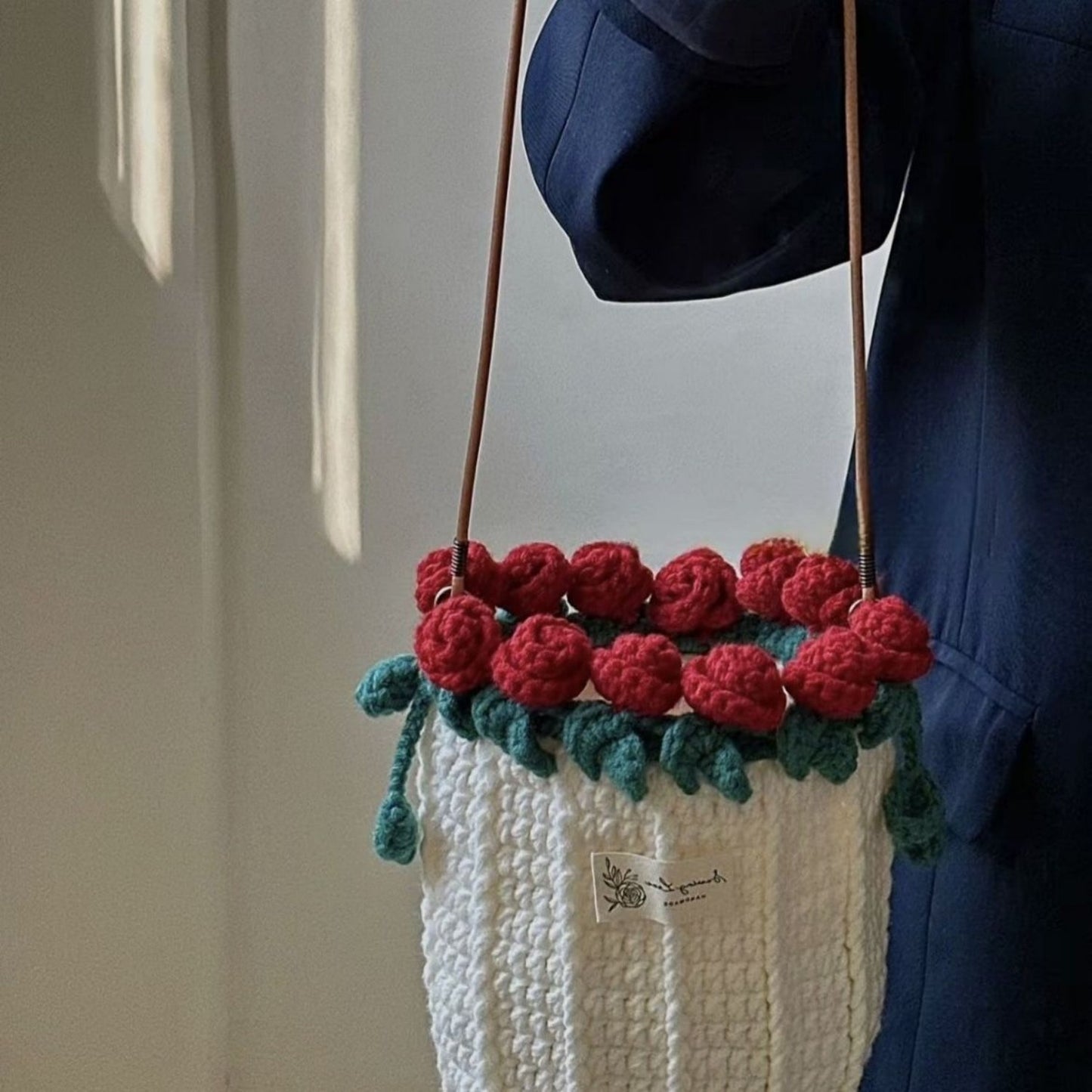Knitted Rose Bouquet Bag Woven Bucket Bag Ready-Made Hand-woven Flower Bouquet Gift For Mother And Girlfriend