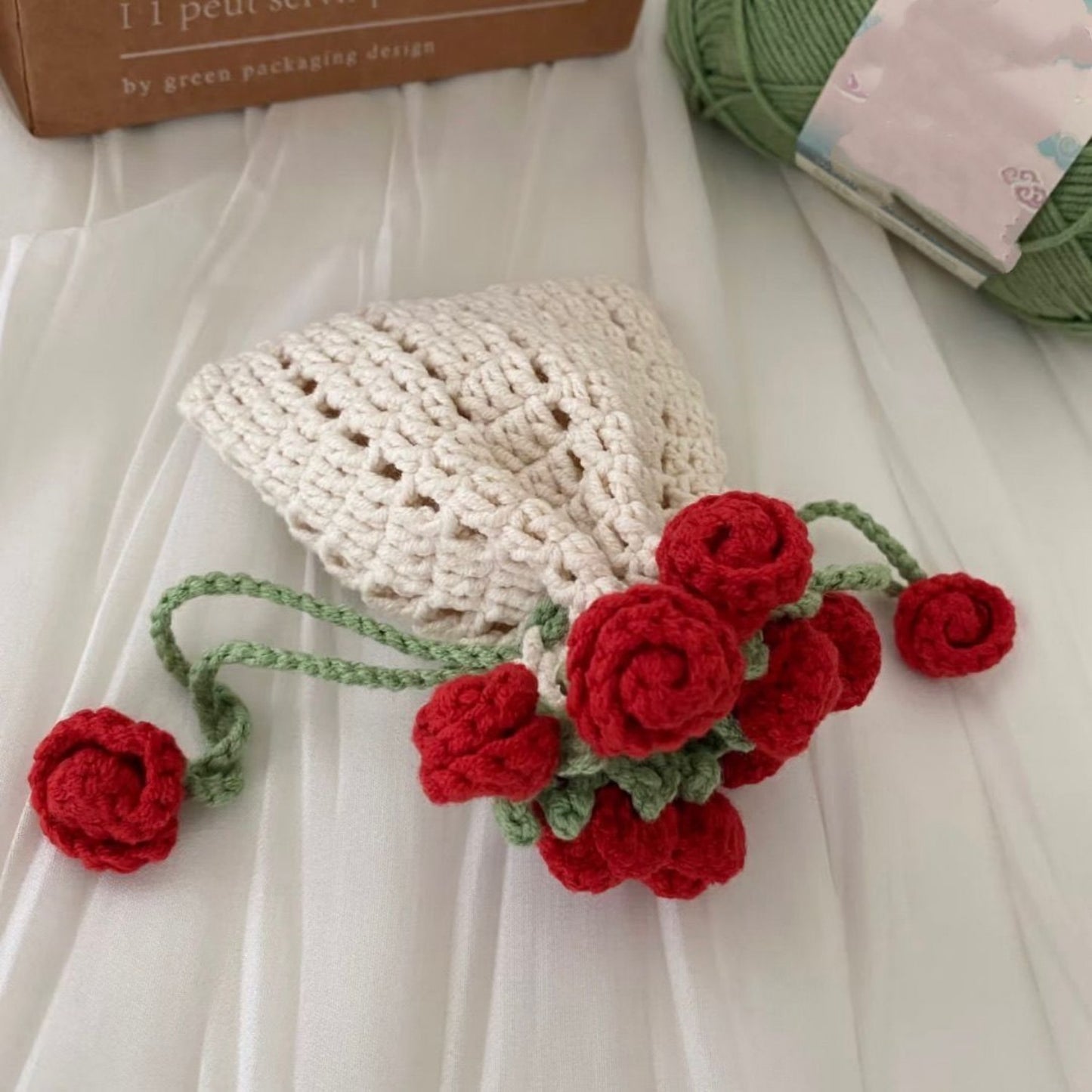 Knitted Rose Bouquet Bag Woven Bucket Bag Ready-Made Hand-woven Flower Bouquet Gift For Mother And Girlfriend